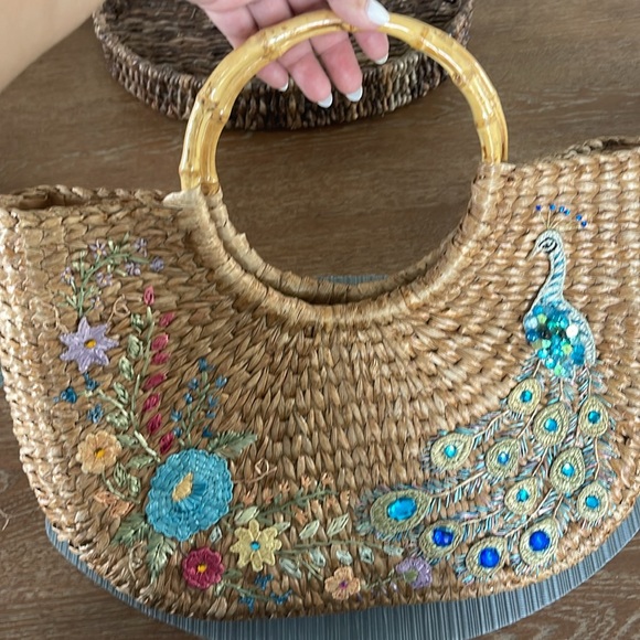 Straw/Wicker Peacock Handbag - Picture 4 of 5